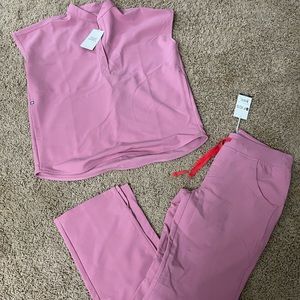 Figs Chalk Pink Scrub Set